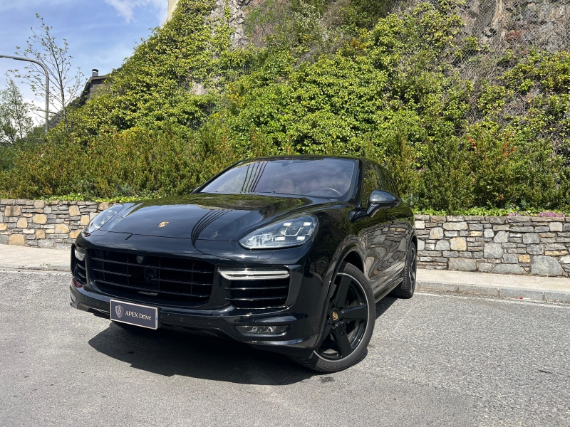 Porsche Cayenne Turbo S Akrapovic