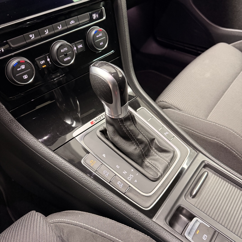 VOLKSWAGEN GOLF R 7.5 310CV
