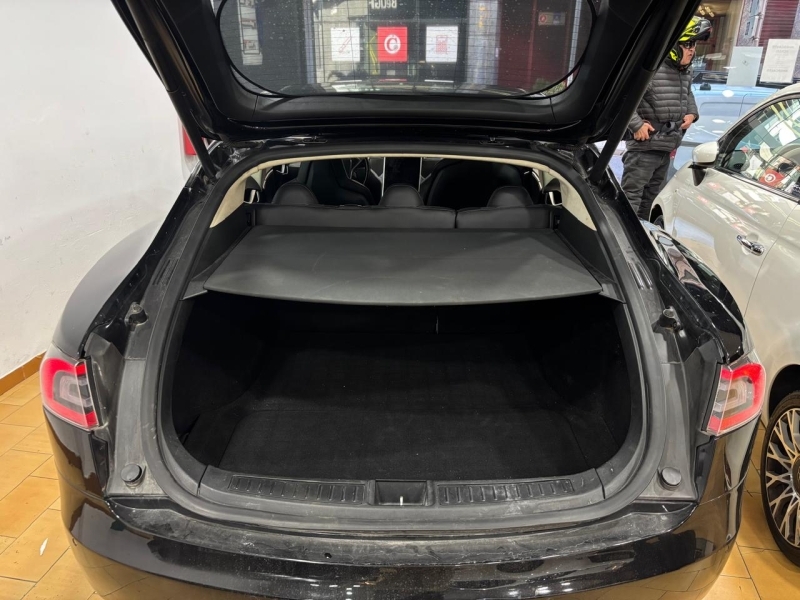 Tesla Model S P85+