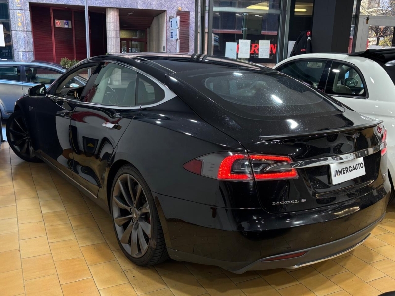 Tesla Model S P85+