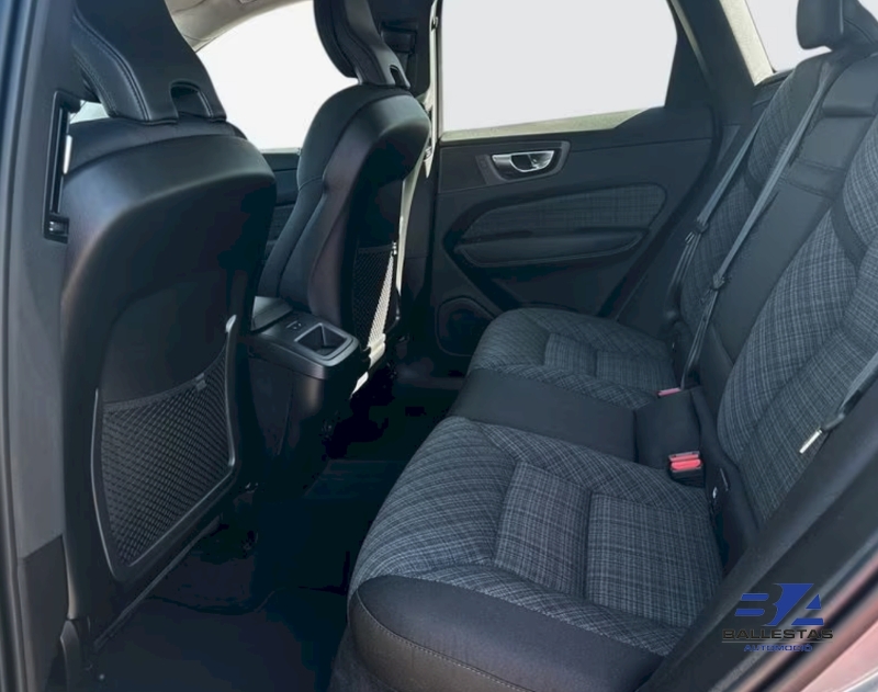 VOLVO XC60 B5 AWD 250 CV 