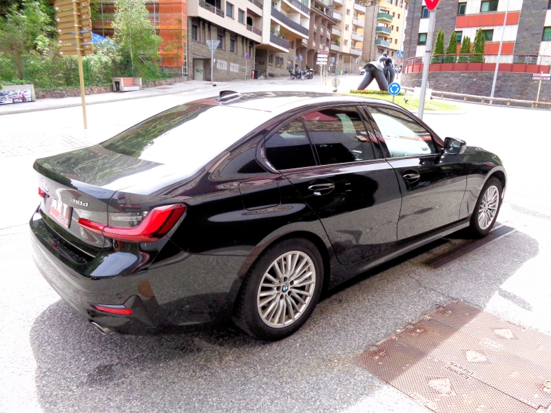 BMW 318 D -MILD HYBRID-