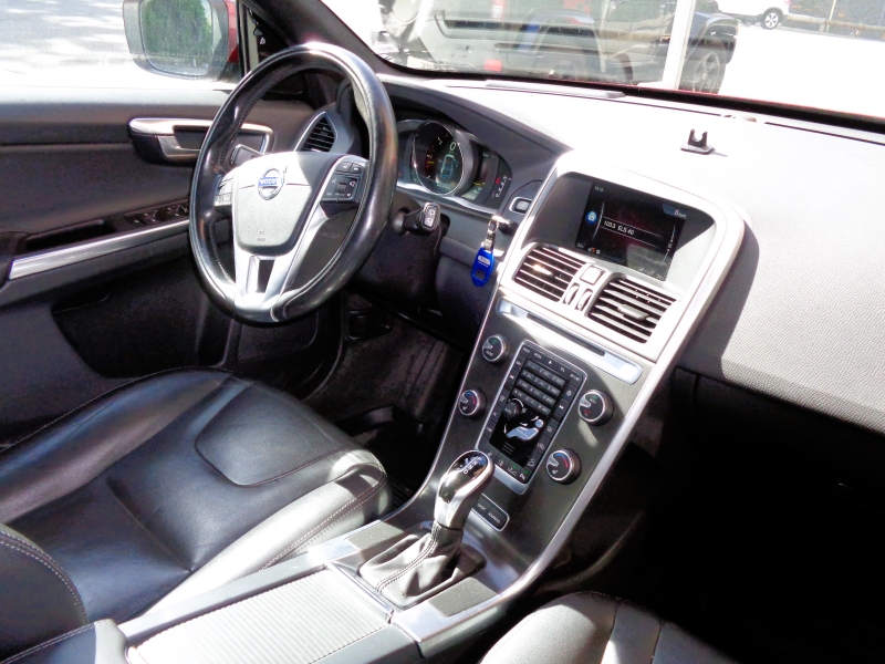 VOLVO XC 60 2.4 D5 AWD