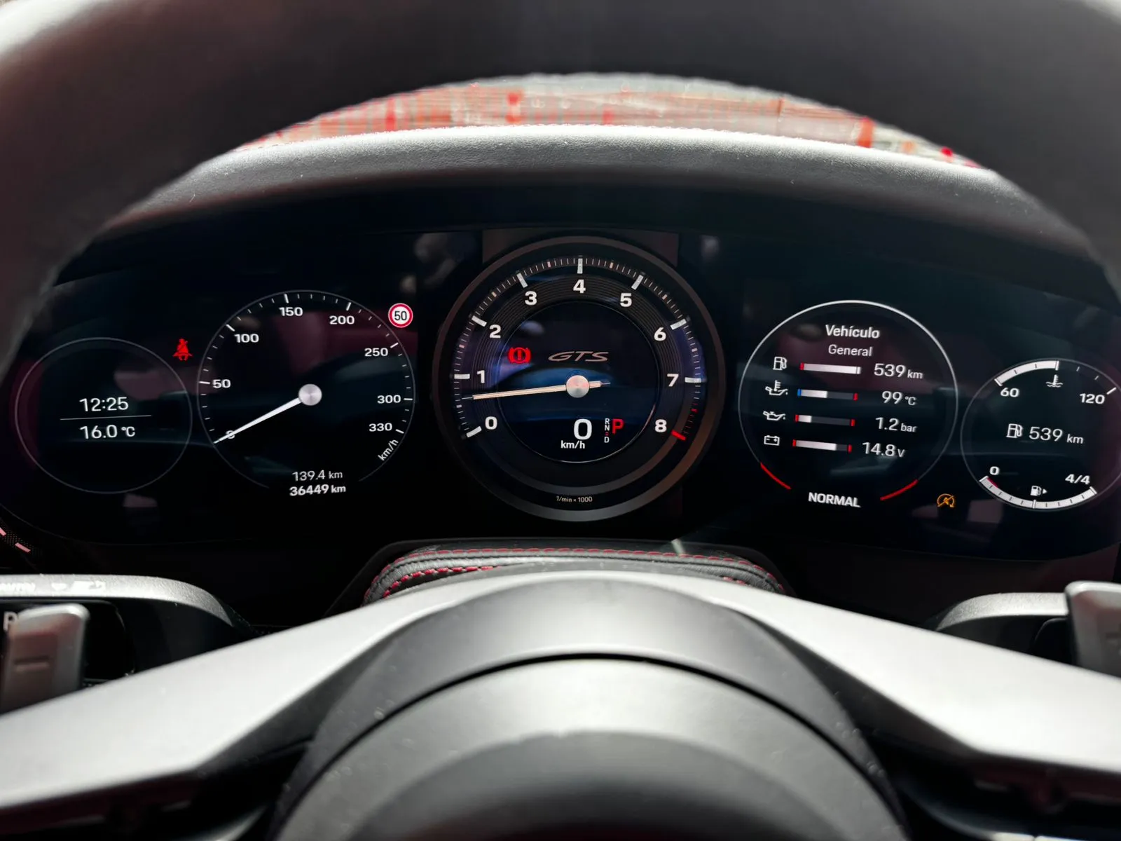 Porsche 911 - 992 Carrera 4 GTS Cabrio