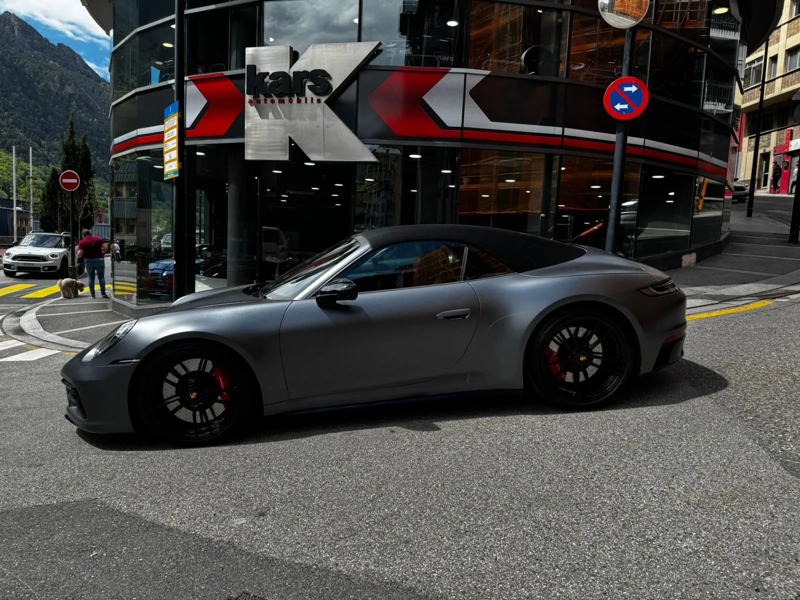 Porsche 911 - 992 Carrera 4 GTS Cabrio