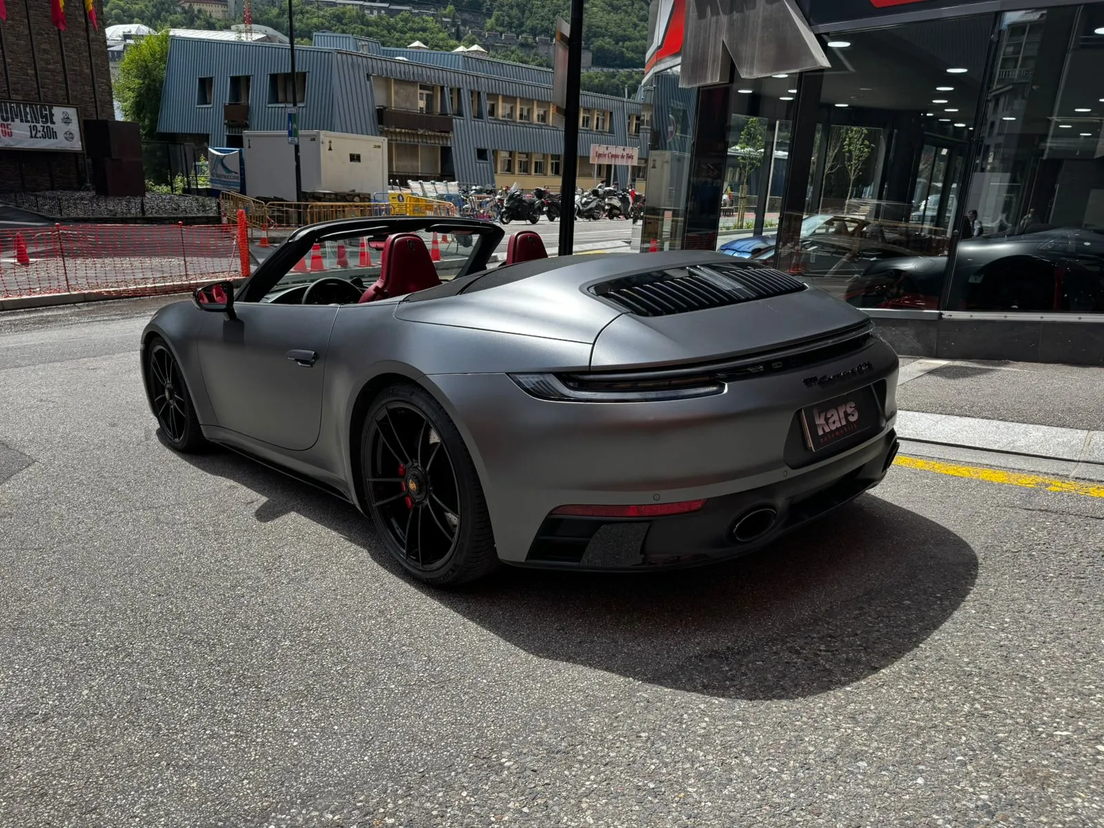 Porsche 911 - 992 Carrera 4 GTS Cabrio