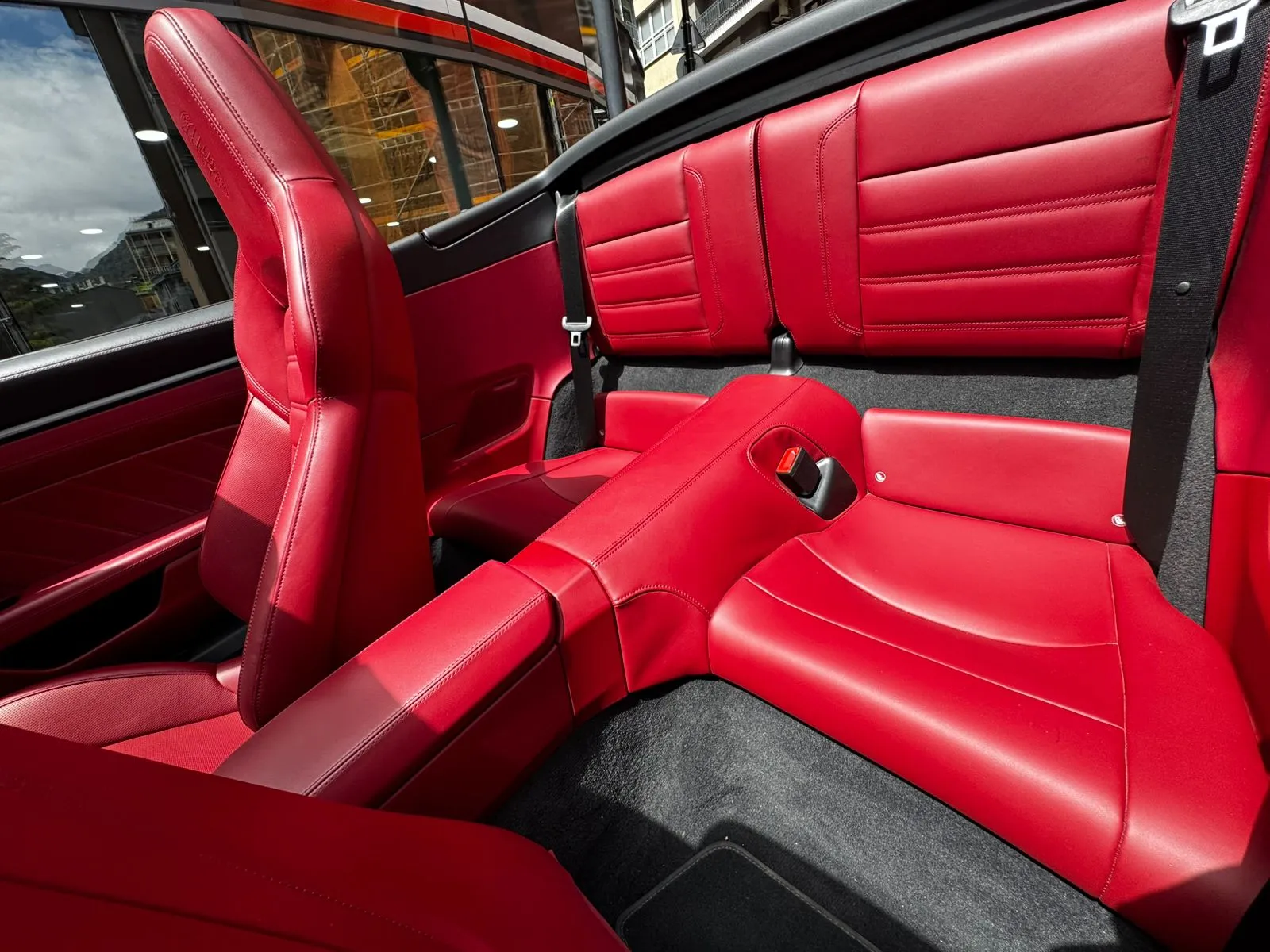 Porsche 911 - 992 Carrera 4 GTS Cabrio