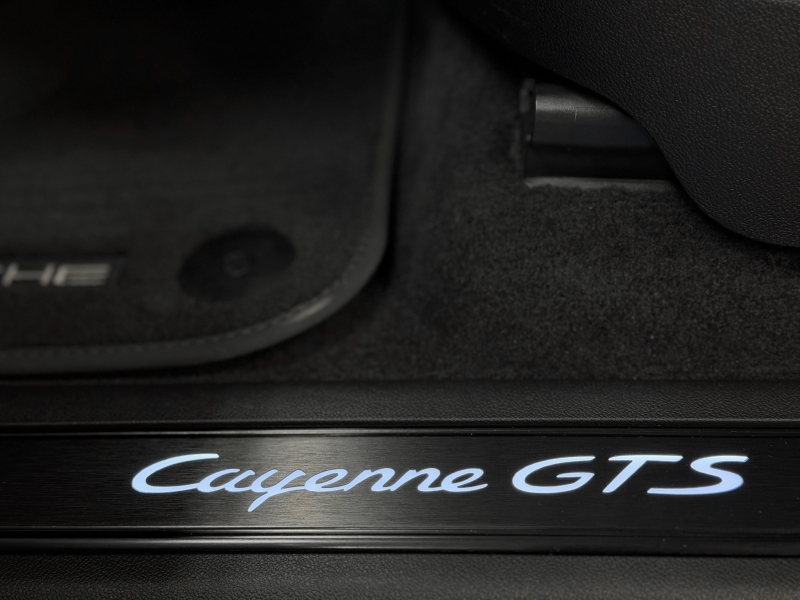 Porsche Cayenne Coupé GTS 460cv