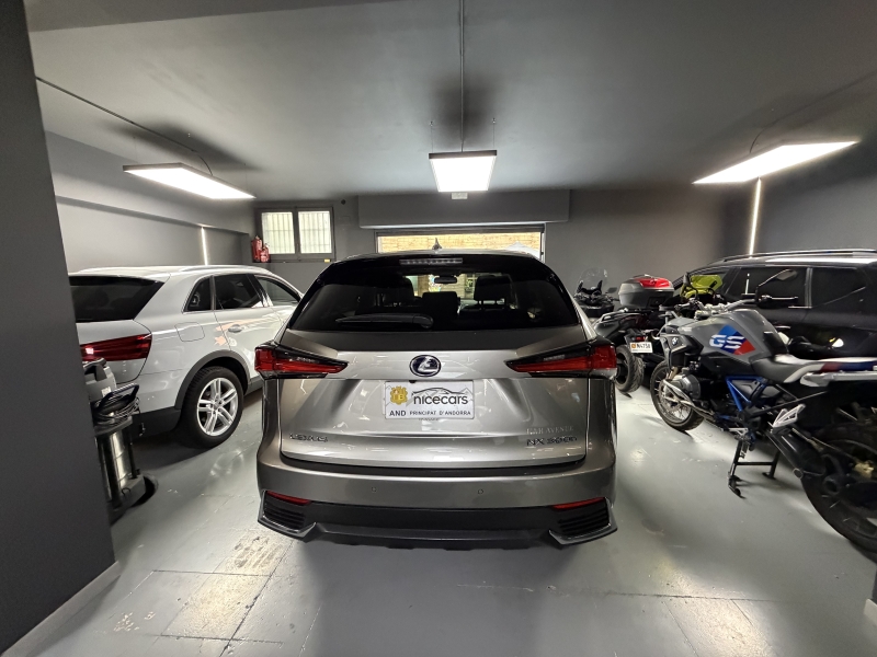 Lexus NX 300h 200cv