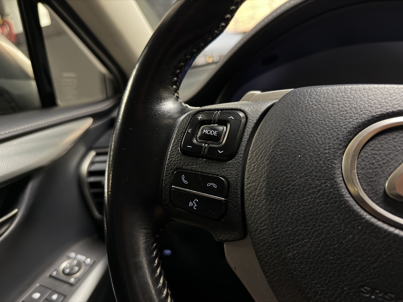 Lexus NX 300h 200cv