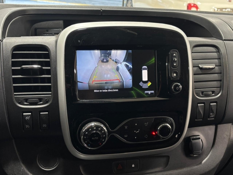 RENAULT TRAFIC SPACECLASS 9 PLACES