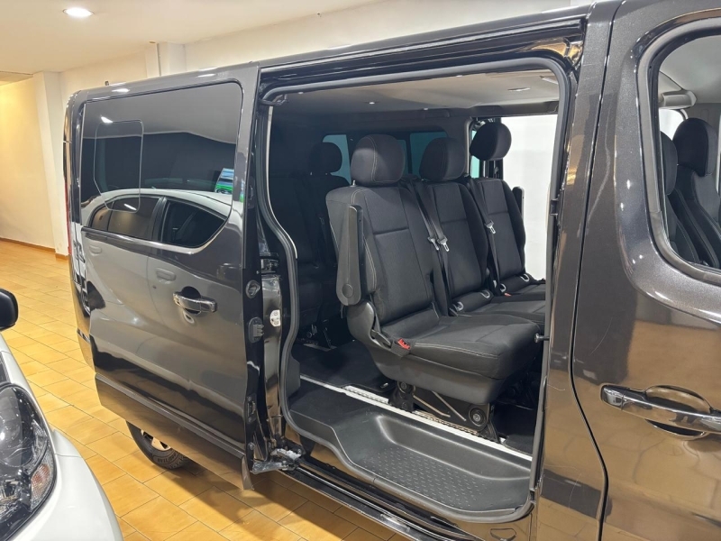RENAULT TRAFIC SPACECLASS 9 PLACES