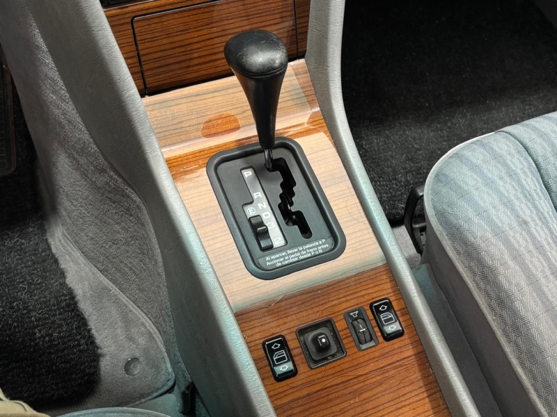MERCEDES-BENZ 300 CE W124