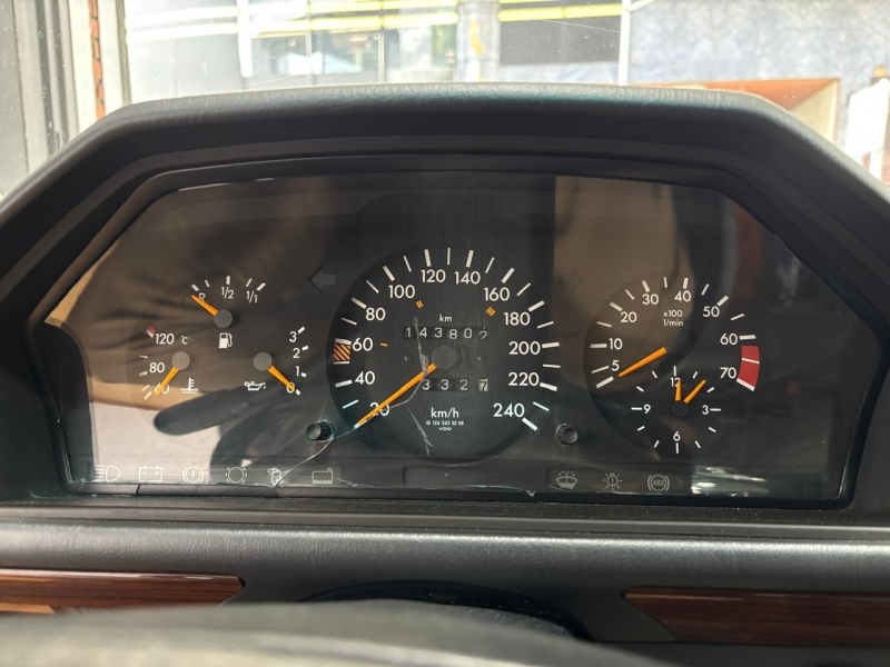 MERCEDES-BENZ 300 CE W124