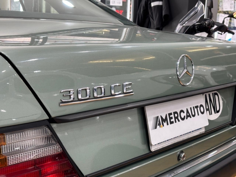 MERCEDES-BENZ 300 CE W124