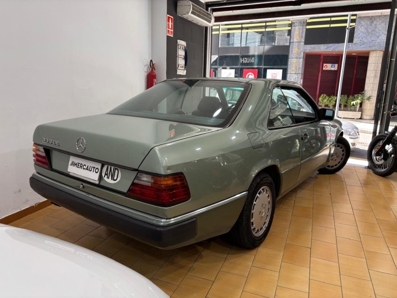 MERCEDES-BENZ 300 CE W124