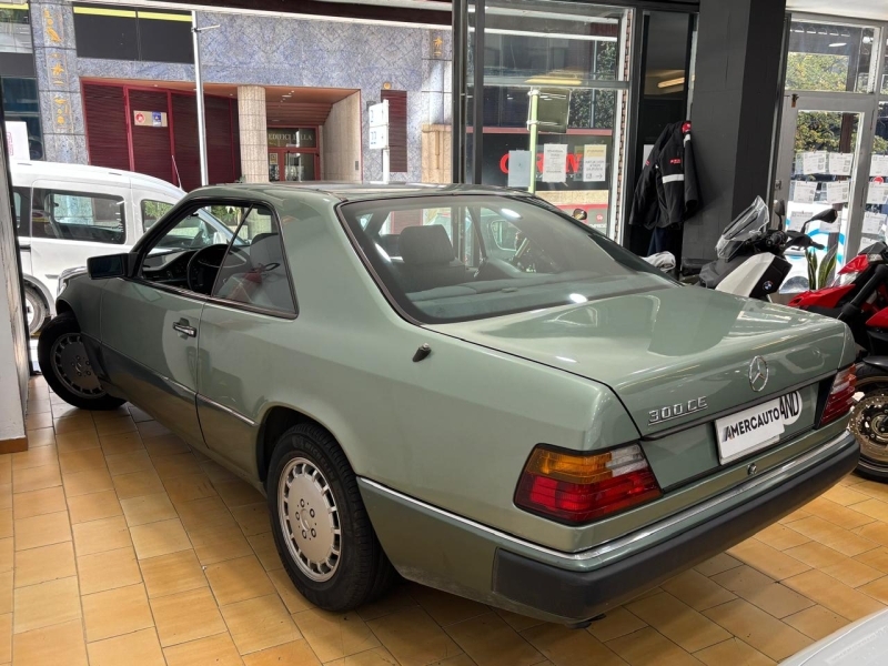 MERCEDES-BENZ 300 CE W124