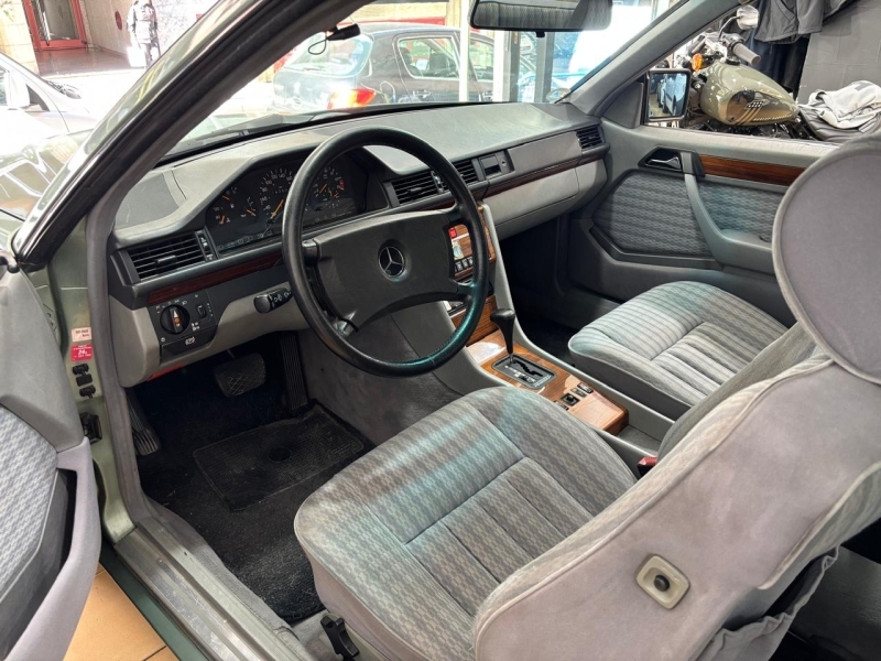 MERCEDES-BENZ 300 CE W124