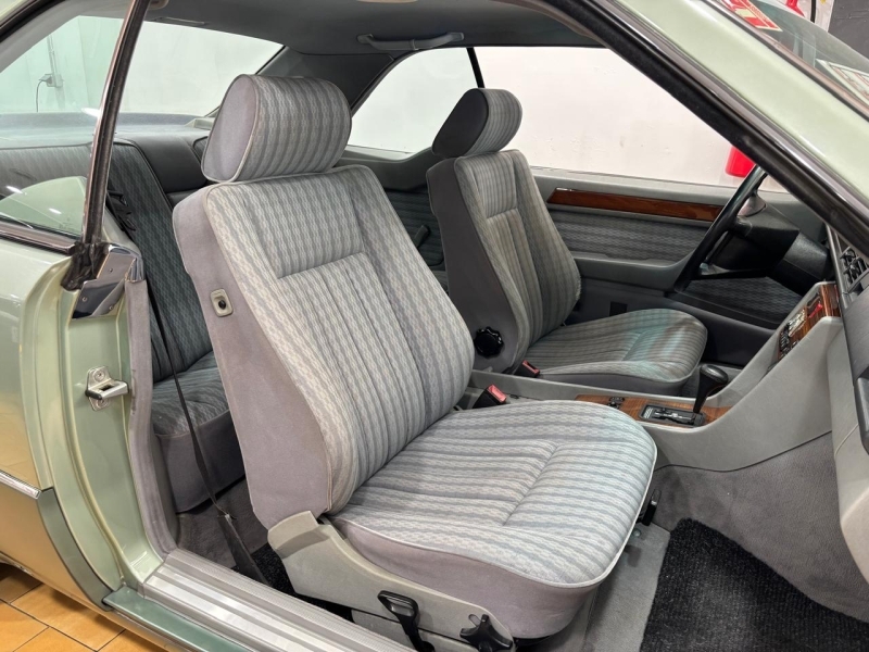 MERCEDES-BENZ 300 CE W124