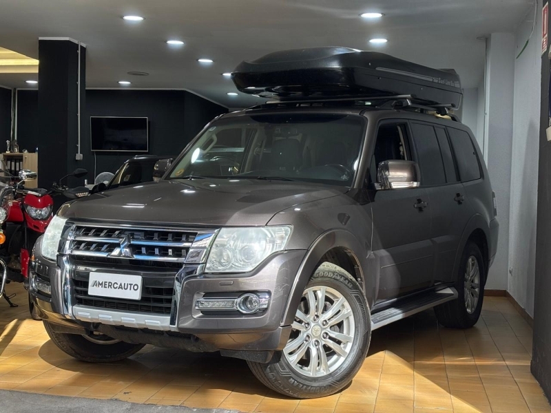 MITSUBISHI MONTERO 7 PLACES