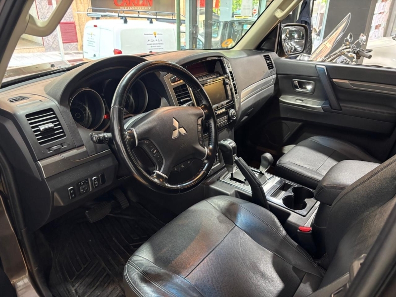 MITSUBISHI MONTERO 7 PLACES