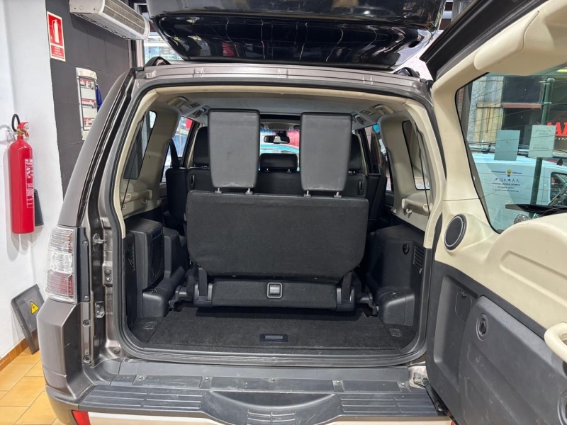 MITSUBISHI MONTERO 7 PLACES