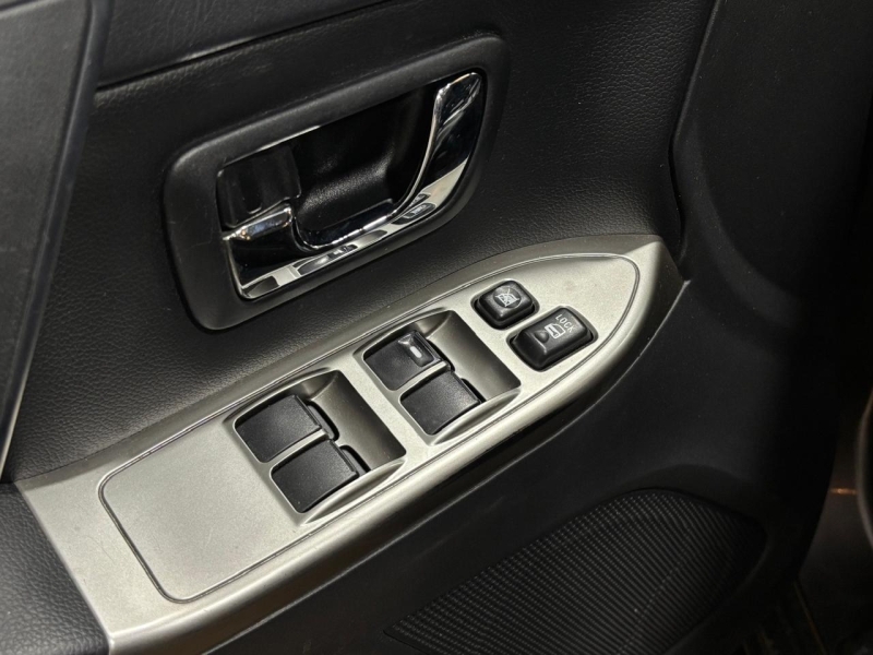 MITSUBISHI MONTERO 7 PLACES