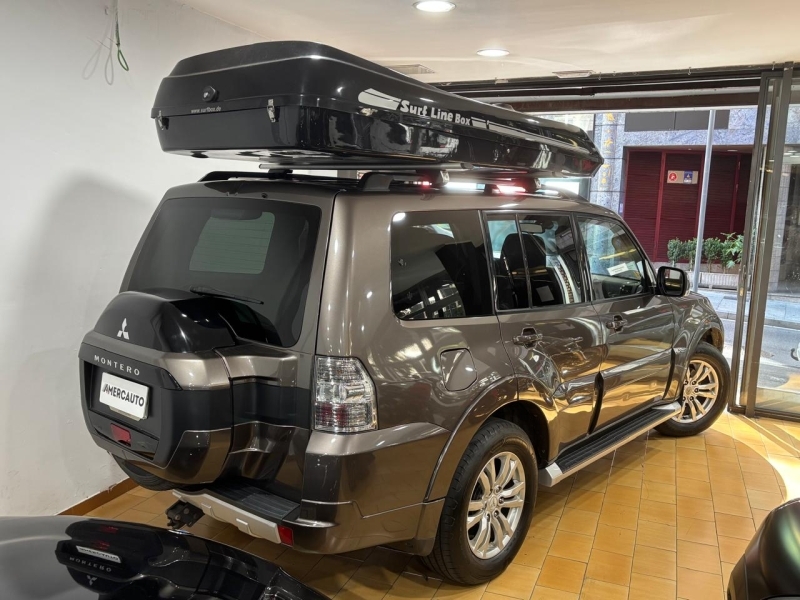 MITSUBISHI MONTERO 7 PLACES