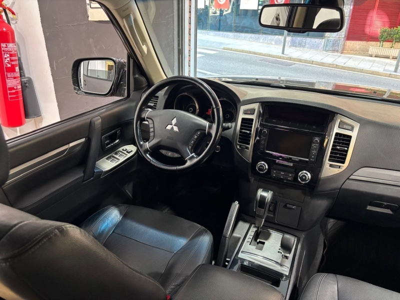 MITSUBISHI MONTERO 7 PLACES