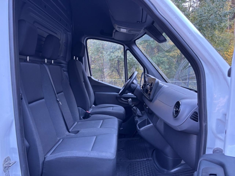 MERCEDES-BENZ SPRINTER L2H2