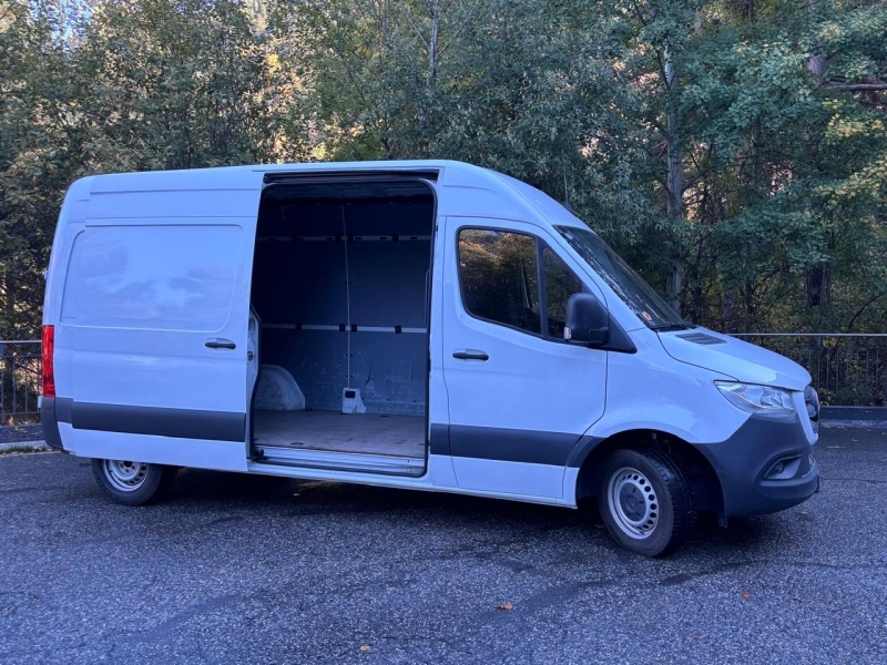 MERCEDES-BENZ SPRINTER L2H2