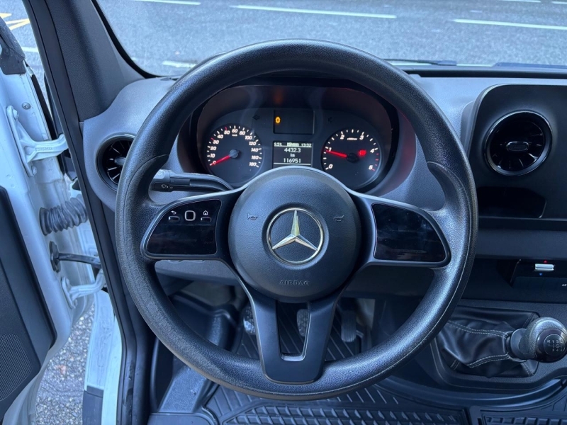 MERCEDES-BENZ SPRINTER L2H2