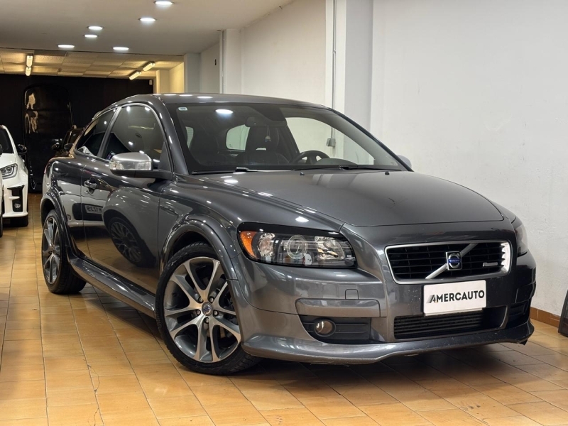 VOLVO C30 R DESIGN