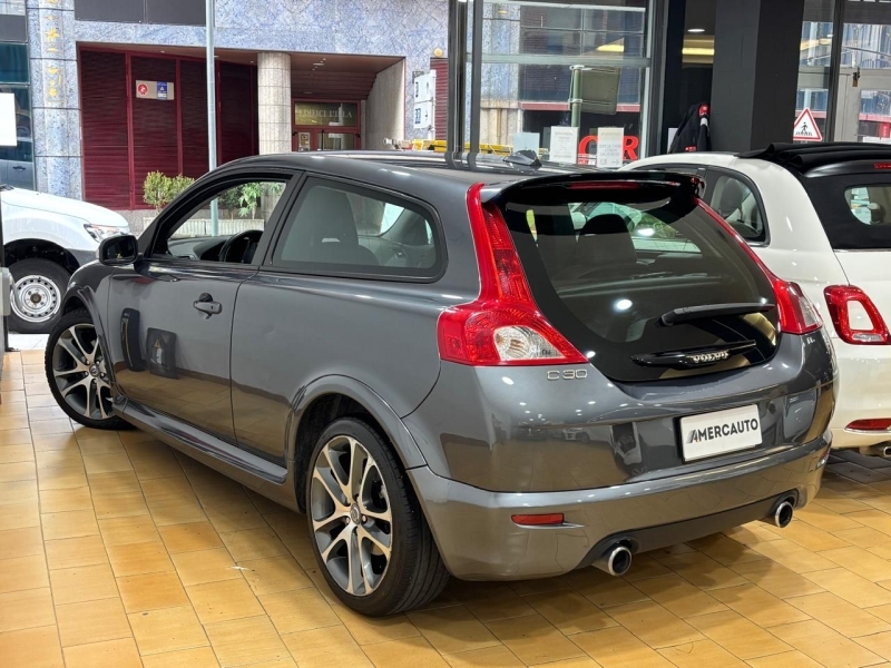 VOLVO C30 R DESIGN