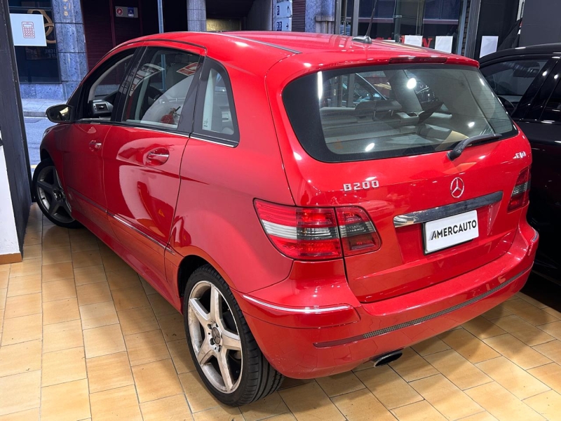 MERCEDES-BENZ B 200 CDI