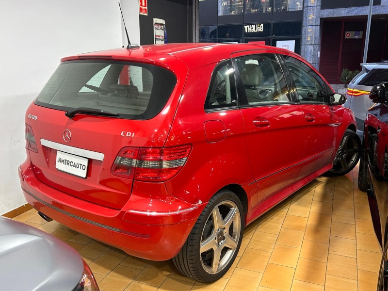 MERCEDES-BENZ B 200 CDI