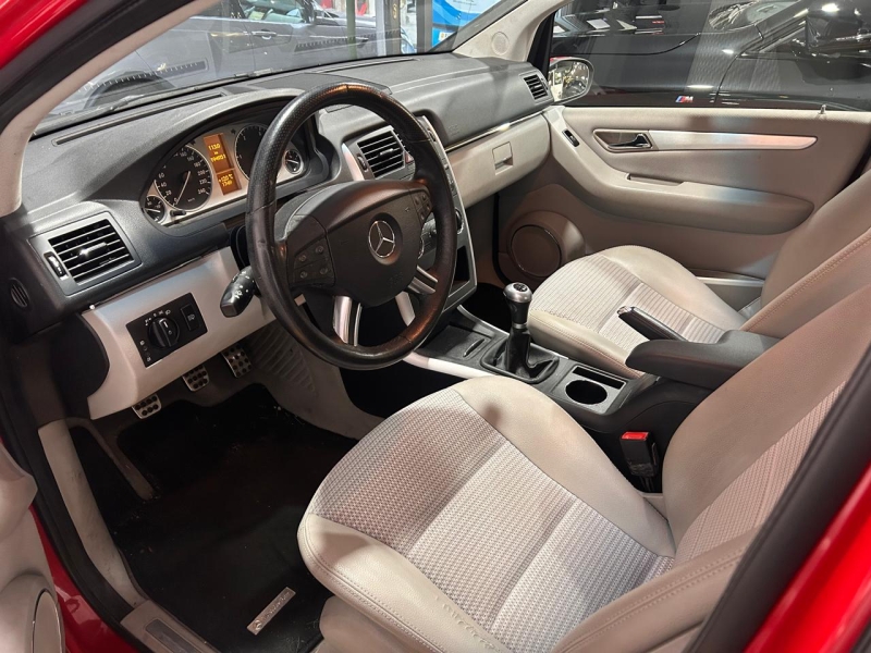 MERCEDES-BENZ B 200 CDI